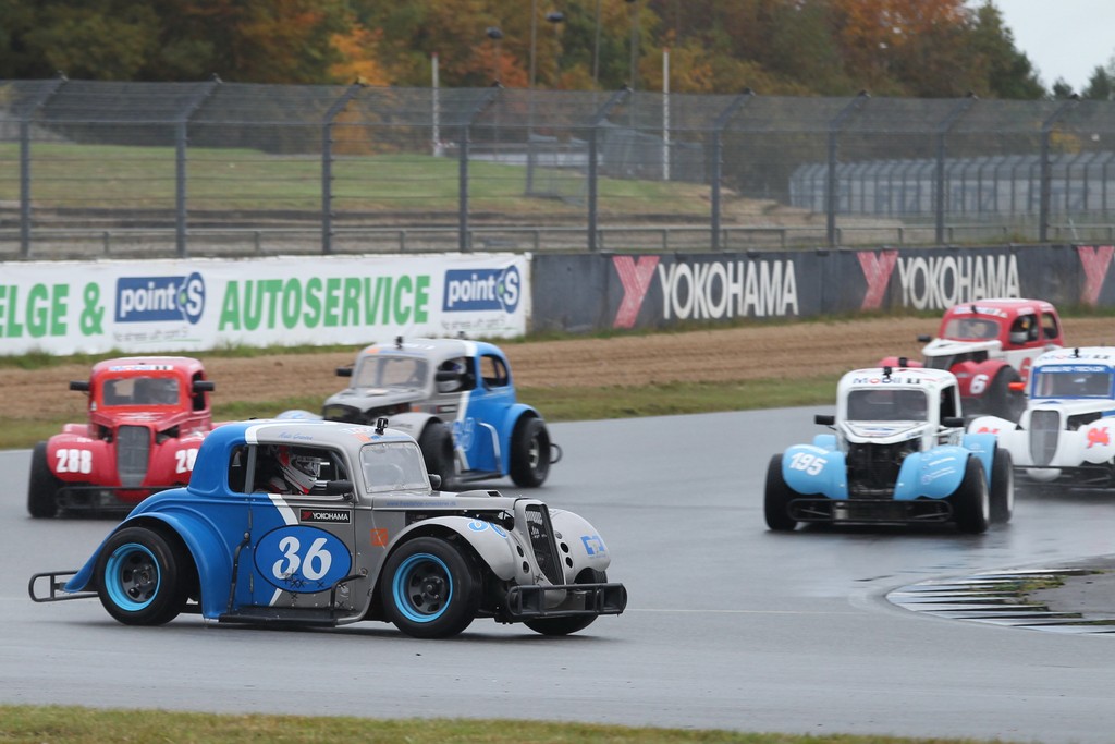 Mads Gravsen kunne i andet heat tage sin første sejr i OK Legend Car Cuppen – og han fulgte den op med en sejr i tredje heat
(Foto: Henning Smed)